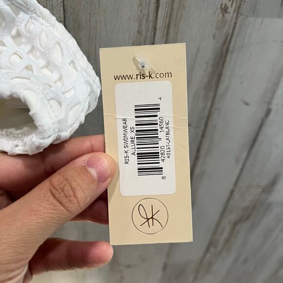 New! Ris-k Swimwear Allure Lattice Over White Bikini Top Womens Size XS - Picture 3 of 6